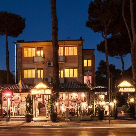 Hotel Il Cavaliere Nero Tirrenia Exterior foto