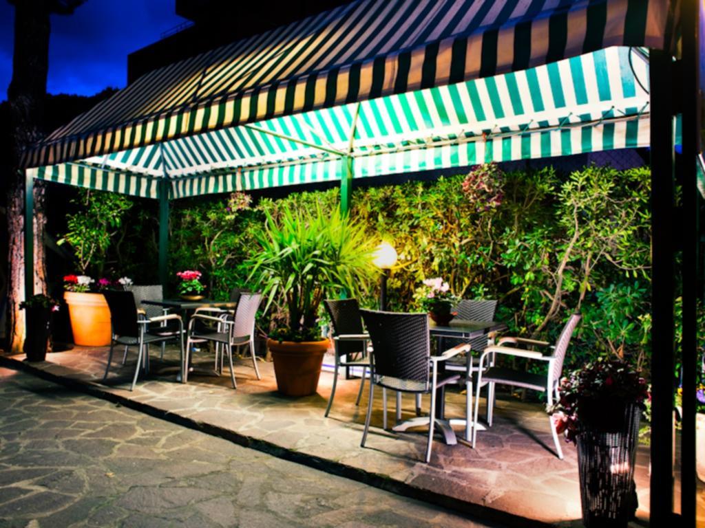 Hotel Il Cavaliere Nero Tirrenia Exterior foto